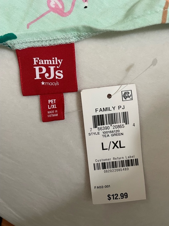 Family Pj’s Macy’s Brand Tea Green PET Bandana Size L/XL NWT Dog bandana - Picture 2 of 3